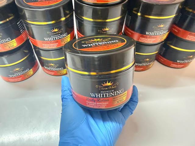Aura White Premium Whitening body lotion Niacinamide gluta collagen X50 300 ml